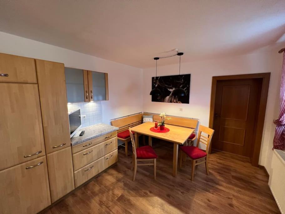 Ferienwohnung Steinbock Terrasse, Gartensauna, Garten, Grillplatz Stumm Exteriör bild